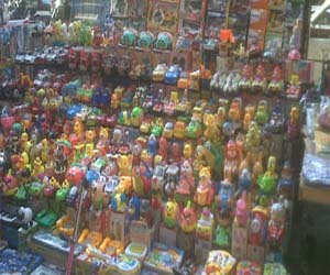   مصر اليوم - ماكدونالدز يستبدل اللعب بالكتب مع تقديم وجبات الأطفال