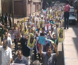   مصر اليوم - اشتباكات عنيفة بالأسلحة بين الأهالي وأنصار الإخوان في دمياط