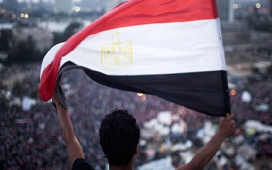   مصر اليوم - القوى السياسية تؤكد تقلص دور أميركا في قيادة العالم وتعاونها مع الإخوان