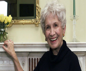   مصر اليوم - فوز الكاتبة الكندية أليس مونرو بجائزة نوبل للآداب للعام 2013