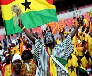   مصر اليوم - جماهير الفراعنة تصطدم بفنادق كوماسي كاملة العدد