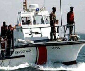   مصر اليوم - السلطات اليمنية تضبط سفينة تهريب على متنها 80 صوماليًا