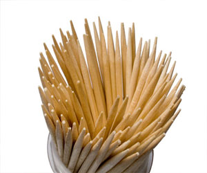   مصر اليوم - إفراط القدماء فى إستخدام خلة الأسنان ساهم فى إصابتهم بعدوى الفم