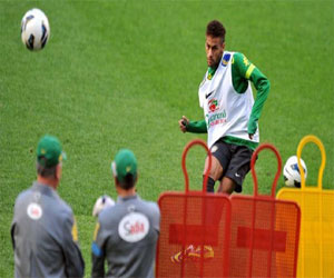 مصر اليوم - نيمار يعود لتدريبات المنتخب البرازيلي