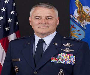   مصر اليوم - إعفاء قائد القوة المسؤولة عن الصواريخ النووية البالستية من مهامه