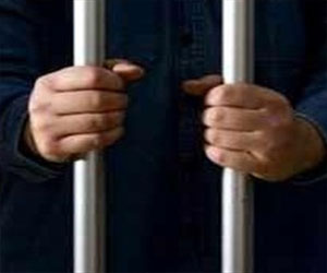   مصر اليوم - ضبط كهربائي وطباخ لحيازتهم مواد مخدرة في رأس غارب