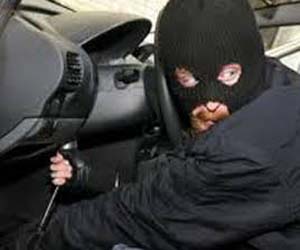   مصر اليوم - سائق يتَّهم مجهولين بالاستيلاء على سيارته في أسيوط