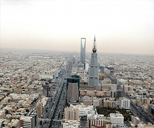   مصر اليوم - الرياض تجتذب سياح الداخل خلال العيد بالتسوق والتراث