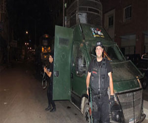   مصر اليوم - الأمن يمشِّط مقابر العشرين لضبط قاتلي ضابط شرطة