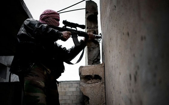   مصر اليوم - 121 قتيلاً الإثنين وقوّات الأسد تقصف حيّ القابون الدمشقيّ بالصواريخ الباليستيّة