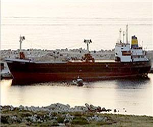   مصر اليوم - خفر السواحل الهندية يحتجز سفينة أميركية محملة بالأسلحة