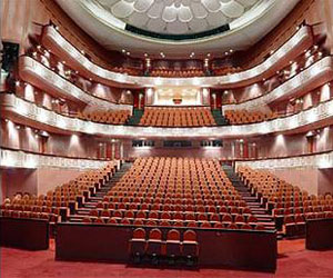   مصر اليوم - محافظ  البحر الأحمر يجتمع مع هيئة تنشيط السياحة لبحث تنظيم حفل الأوبرا