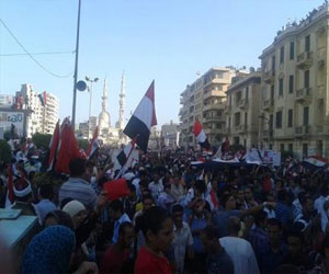   مصر اليوم - الإخوان تحاول إقتحام ميدان الثورة في المنصورة