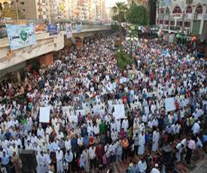   مصر اليوم - محافظ الفيوم يؤدي صلاة العيد في مسجد ناصر وسط الجماهير