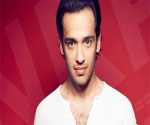 مصر اليوم - نفاد الطبعة الأولى من ألبوم رامي جمال فترة مش سهلة