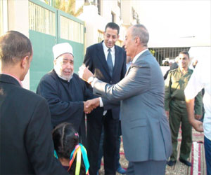   مصر اليوم - محافظ البحر الأحمر يؤكِّد على نبذ الخلافات وإعلاء الصَّالح العام