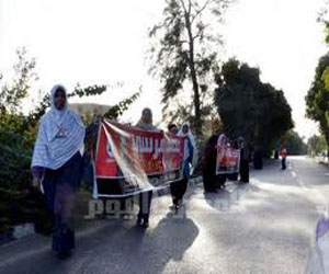   مصر اليوم - سلسلة بشرية لدعم السيسي رئيسًا في قنا