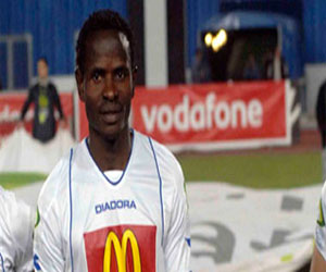   مصر اليوم - بوبا يوافق على تخفيض عقده مع الجونة 25%