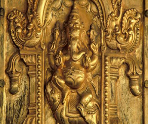   مصر اليوم - رؤيا حكيم هندوسي تصيب الحكومة الهندية بحمى الذهب