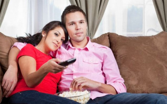 مصر اليوم - دراسة حديثة تنصح بمشاهدة التلفزيون ساعتين فقط في اليوم الواحد مع ممارسة الرياضة