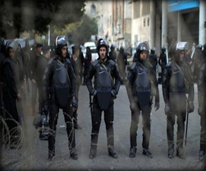   مصر اليوم - الأمن المصري يضبط 23 سلاحًا ناريًا و4 سيارت مسروقة