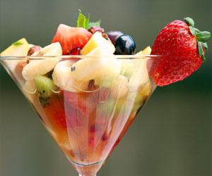   مصر اليوم - سلاطة فواكه بصوص النعناع