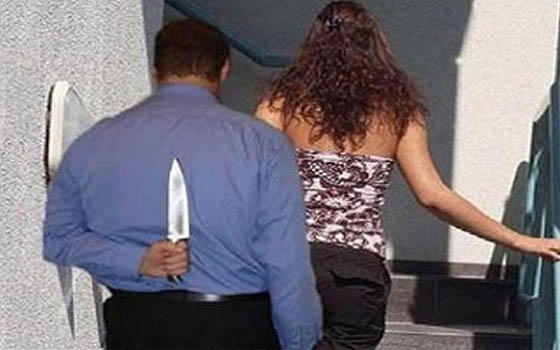 مصر اليوم - تونسي يذبح زوجته ليلة عيد الأضحى