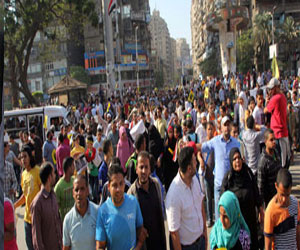   مصر اليوم - منشقّ إخوانيّ يؤكِّد استمرار التظاهرات إلى 25 يناير المقبل