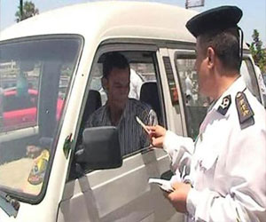   مصر اليوم - ضبط 583 مخالفة مرورية و60 هاربًا في البحر الأحمر