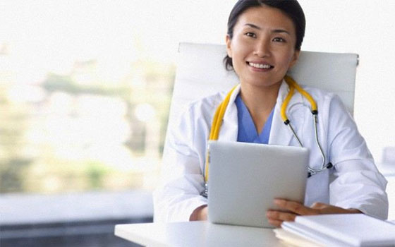 مصر اليوم - دراسةُ كنديّة تبينُ أن الطبيبات يقدّمن رعايةٍ أفضل لمرضاهم عن الأطباءِ الذكورِ