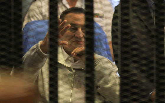   مصر اليوم - تأجيل محاكمة مبارك إلى الأحد للاستماع لعبيد وجمال الدين إسماعيل