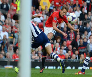   مصر اليوم - يانوزاي يوقع عقدًا مع مانشستر يونايتد لخمس سنوات