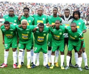   مصر اليوم - القطن الكاميروني يشكو من سوء معاملة الأهلي له في الإقامة والتدريب