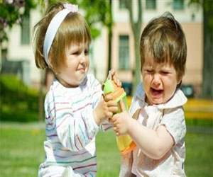   مصر اليوم - خطوات تحويل طفلك الأناني إلى إنسان إيجابي