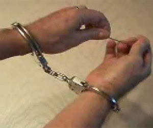   مصر اليوم - حملة أمنيّة في البحر الأحمر تُسفر عن ضبط مُخدِّرات وهاربين من أحكام