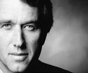   مصر اليوم - كتاب جديد يزعم ان روبرت كينيدي سرق دماغ شقيقه لإخفاء أمراضه