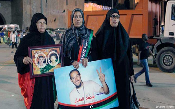   مصر اليوم - أحلام شباب ليبيا تتبخر مع فشل الحكومات بعد عامين على رحيل القذافي