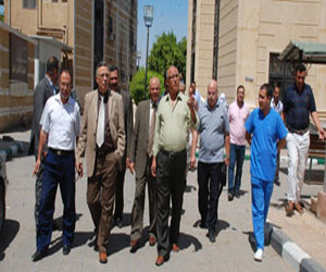   مصر اليوم - محافظ سوهاج يقوم بجولة تفقُّدية موسَّعة في عدّة مناطق