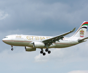   مصر اليوم - الاتحاد للطيران تُقدّم عرضًا جويًا مذهلاً بمناسبة العيد الأربعين لدار الأوبرا في سيدني