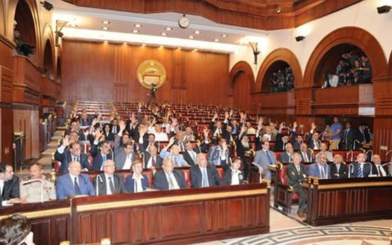   مصر اليوم - لجنة الخمسين تعقد أولى جلساتها للتصويت على مواد الدستور المصري الجديد