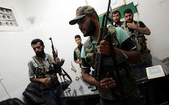   مصر اليوم -  الحر يُسيطر على مرصد حكومي في القنيطرة واشتباكات في 131 نقطة