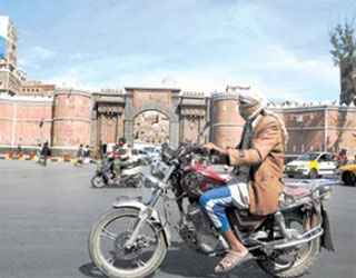   مصر اليوم - الأمّن يكثّف جهوده لضبط 3 مسلّحين في الشرقية