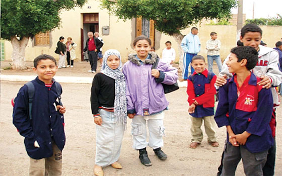 مصر اليوم - نصف مليون تلميذ جزائري مصاب بأمراض بينها السكري والملاريا والجرب