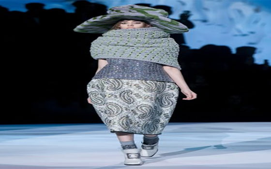 مصر اليوم - نيويورك تشرّع قانونًا يحدد عمر العاملين في مجال عرض الأزياء