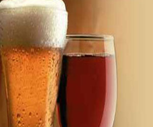   مصر اليوم - ضبط 1000 زجاجة في مصنع لإنتاج الخمور المغشوشة في العاشر