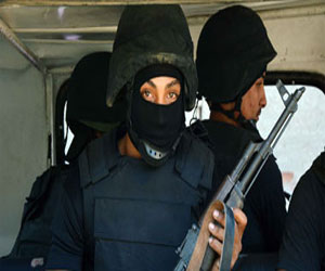   مصر اليوم - النيابة تحقق مع 3 مسلحين متهمين بقتل نجل شقيق محمد الغزلاني