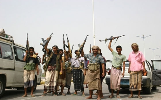   مصر اليوم - استنفار أمني في صفوف الجيش اليمني واللجان الشعبية في أبين