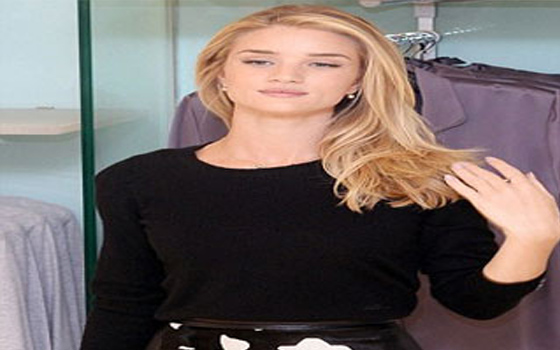 مصر اليوم - روزي هنتنغتون تطلق مجموعتها لملابس النوم