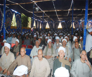   مصر اليوم - محافظ سوهاج يحضر جلسة صُلح بين عائلتين في جرجا