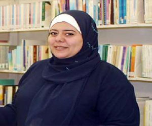   مصر اليوم - جميلة بنت محمد القاسمي تكرم الطفلة زينه العوا